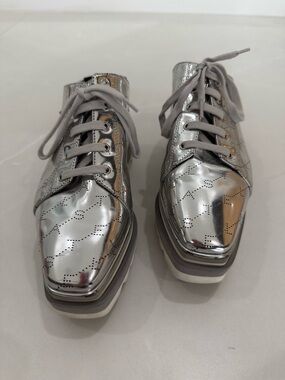 Stella McCartney Metallic Silver Lace-Up Platform Oxfords - Women